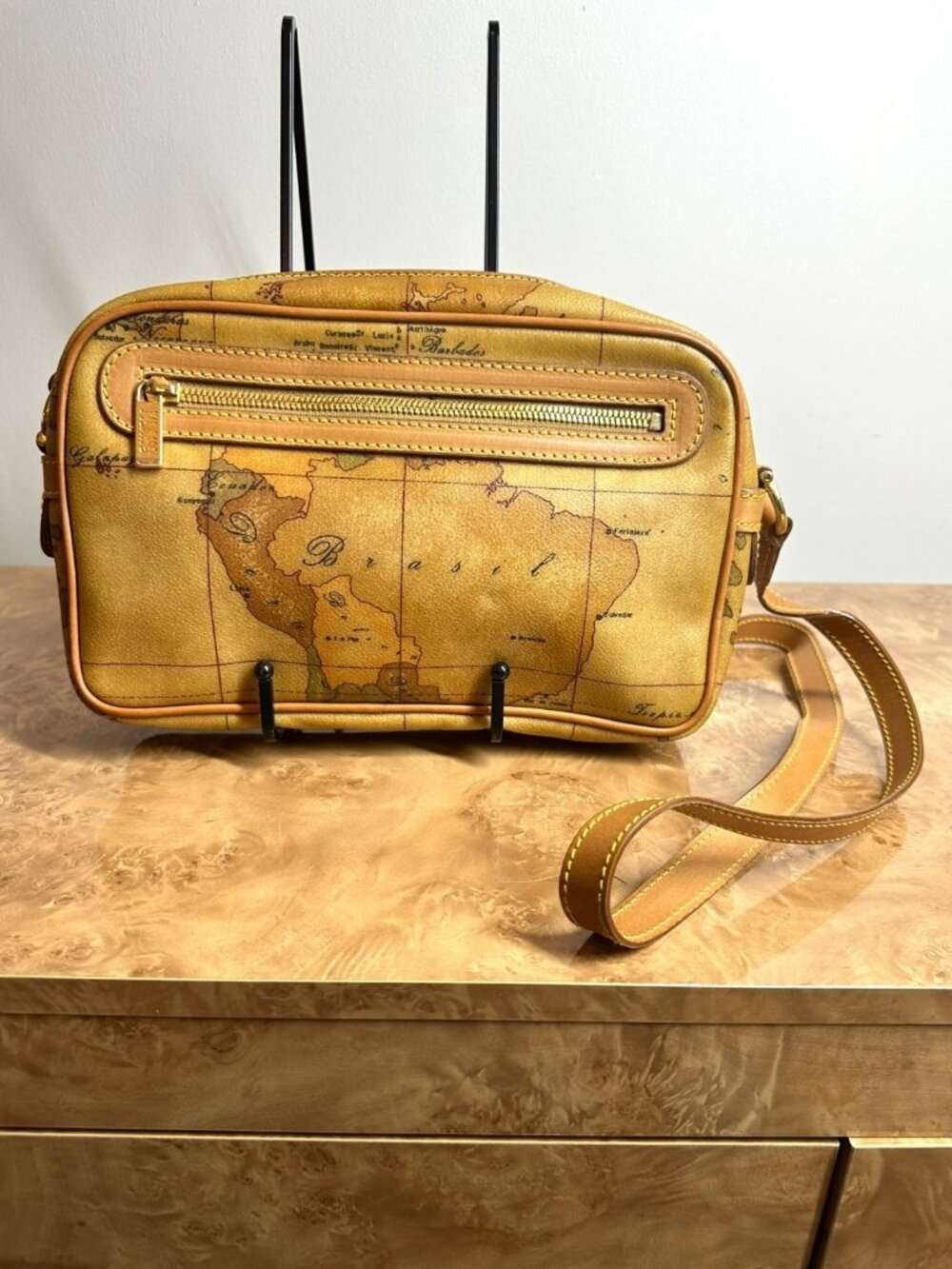 Vintage Alviero Martini 1A Classe Geo Classic World Map Shoulder Crossbody Bag
